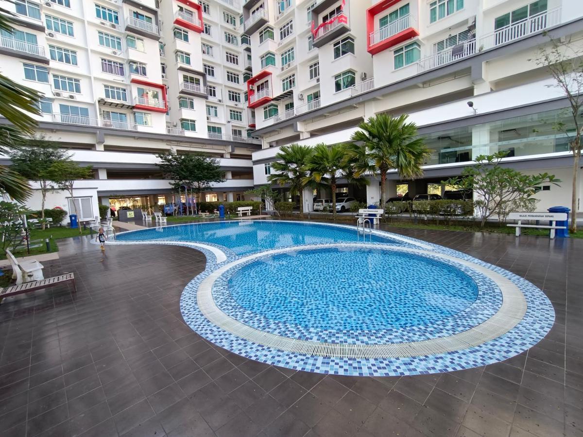 Klia Ehsan Residence Sepang Nilai Greenery 8 Pax Air-Con Exterior foto