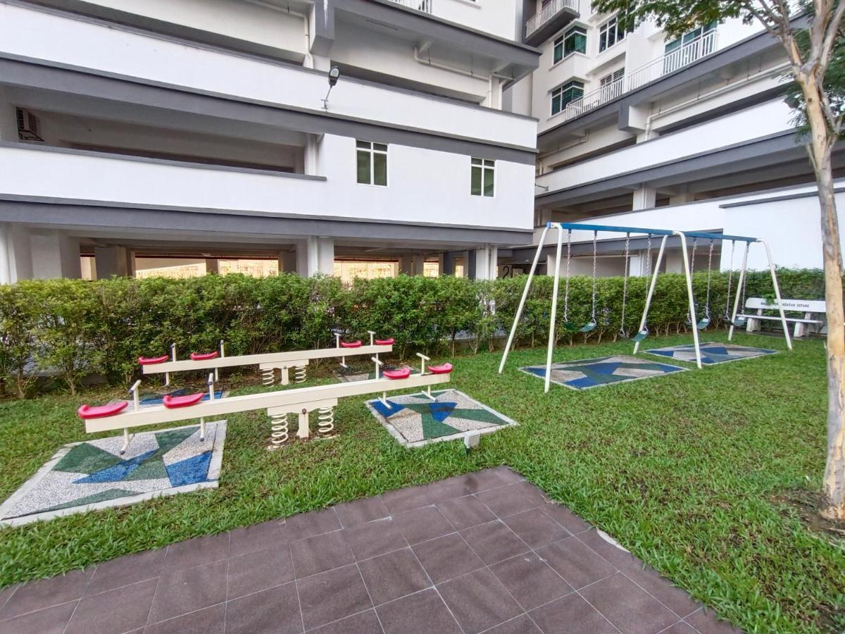 Klia Ehsan Residence Sepang Nilai Greenery 8 Pax Air-Con Exterior foto