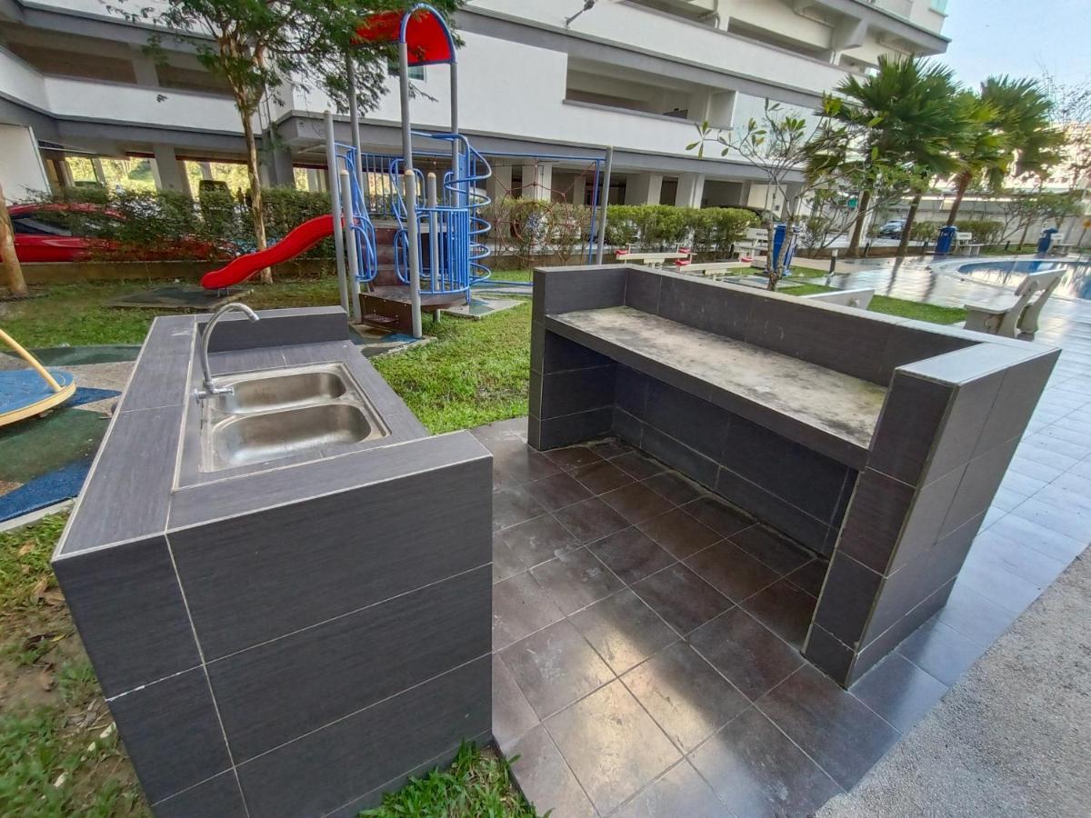 Klia Ehsan Residence Sepang Nilai Greenery 8 Pax Air-Con Exterior foto